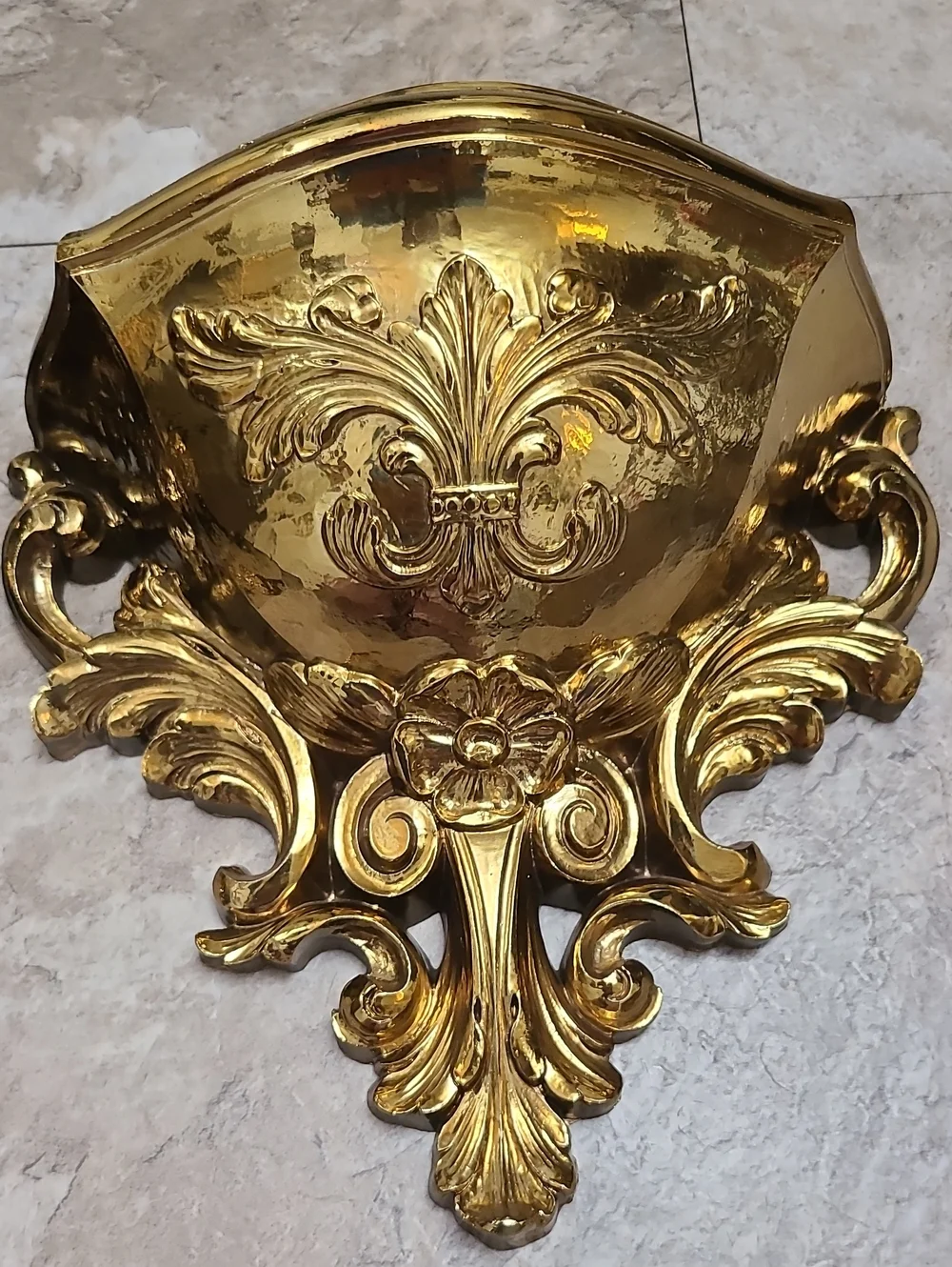 Ornate vintage pair of 1978 6050Homco gold plastic wall pocket planters